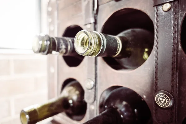 Vintage boş şarap şişeleri — Stok fotoğraf