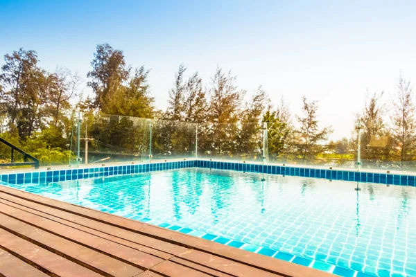 Schwimmbad im Hotel Pool Resort — Stockfoto