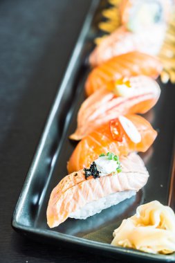 Taze lezzetli suşi