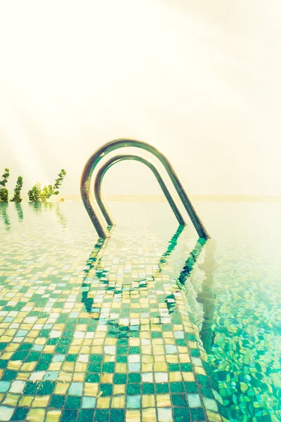 Belle resor de piscine de luxe — Photo