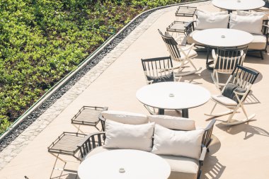 Modern sandalye ile açık güverte