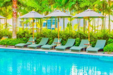 Güzel lüks otel yüzme havuzunda