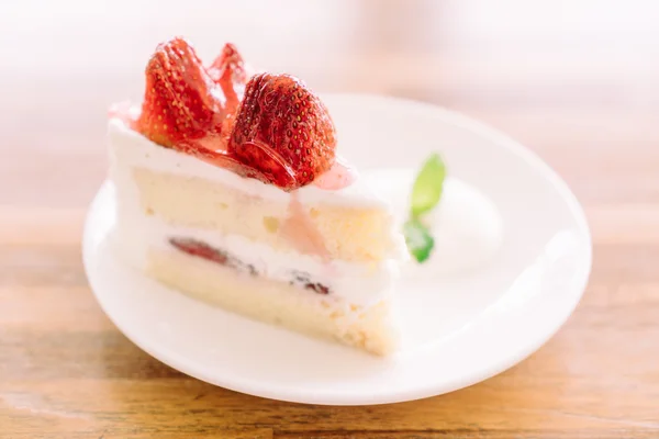 Strawberry cream cake — Stock Photo, Image