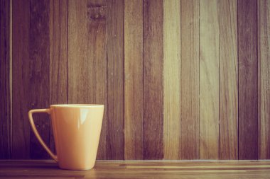 Turuncu kahve fincanı