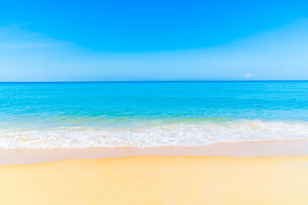 Bela praia e mar — Fotografia de Stock