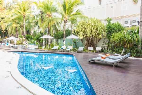 Hermosa piscina de lujo — Foto de Stock