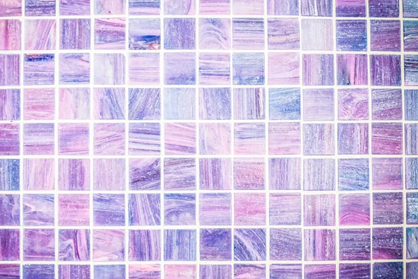 紫色のタイル壁 — ストック写真