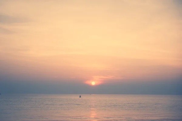 美しい空のヴィンテージの夕日 — ストック写真