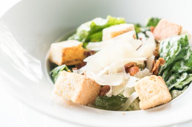 lezzetli Sezar salatası