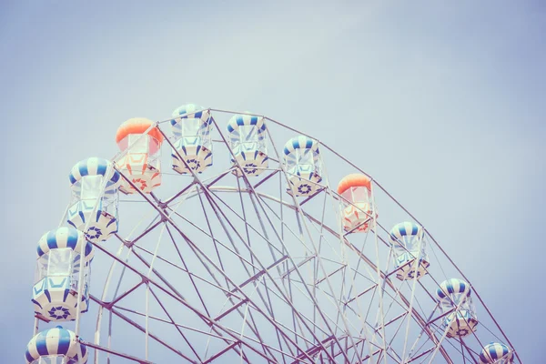 Roue ferris vintage dans le parc — Photo