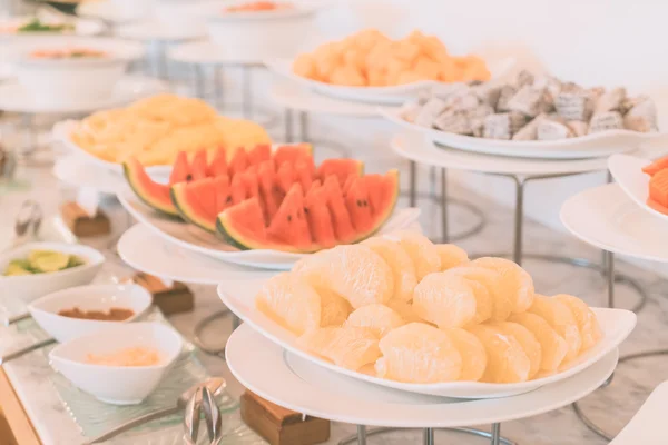 Buffet de catering en el restaurante del hotel — Foto de Stock