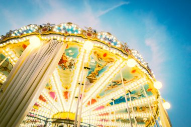 Atlıkarınca at eğlence cazibe Park