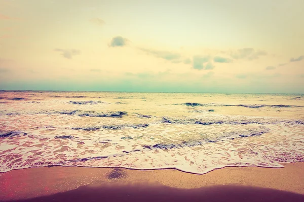 Belo mar e praia — Fotografia de Stock