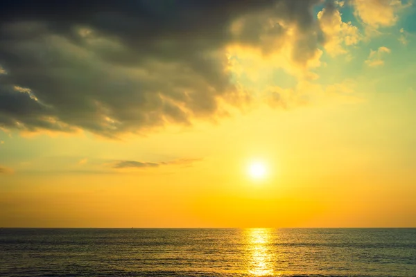 Beautiful Sunrise and sea — Stock Photo, Image