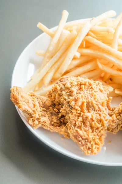 French fries and Fried chicken — Stock Photo, Image