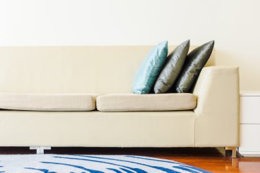 Güzel lüks yastıklar Divan