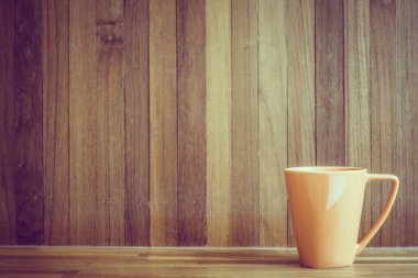 Turuncu kahve fincanı