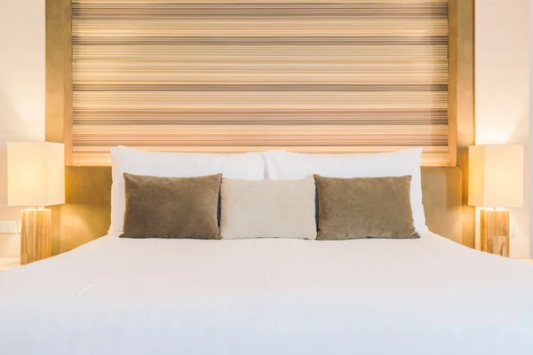 Schönes luxuriöses Hotelzimmer — Stockfoto