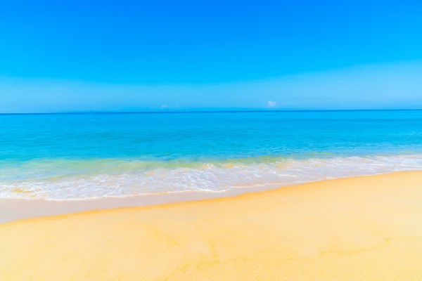 Hermosa playa y mar — Foto de Stock