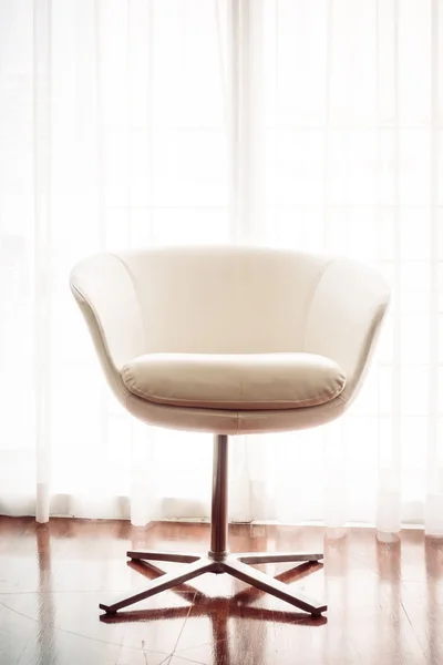 Vacker stol i vardagsrummet — Stockfoto