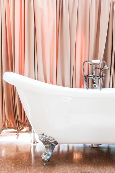 Schöne Luxus-Badewanne — Stockfoto