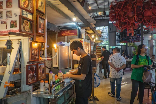 Μπανγκόκ Ταϊλάνδη Ιουλίου 2017 Άγνωστοι Άνθρωποι Στο Κοινοτικό Εμπορικό Κέντρο — Φωτογραφία Αρχείου