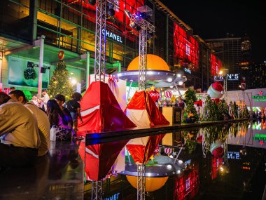 Bangkok / Tayland - 13 Aralık 2018: Bangkok 'taki Merkez Dünya Mağazası önünde Noel Festivali