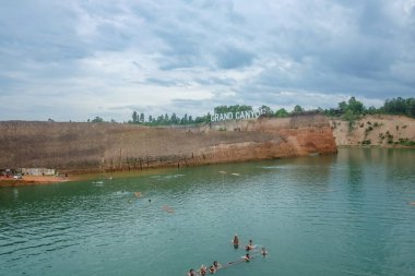 Chiangmai / Tayland - 17 Temmuz 2016: Tatil zamanı Chiangmai Grand Canyon 'da Meçhul Turistler