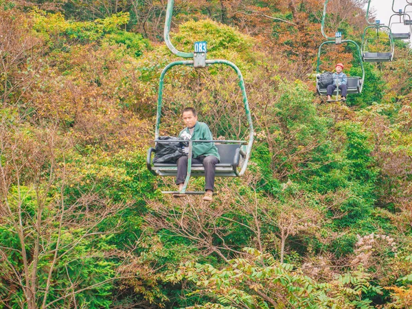 Zhangjiajie China Oktober 2018 Bergarbeiter Nutzen Sessellift Seilbahn Müllsäcke Tianmen — Stockfoto