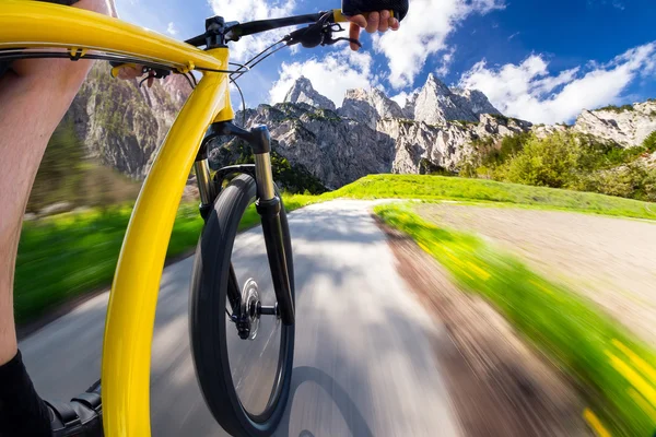 Bicicleta rápida vista frontal — Fotografia de Stock