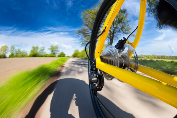 Bicicleta rápida vista traseira — Fotografia de Stock