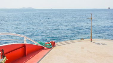 Tekneler güverte üzerinde göster