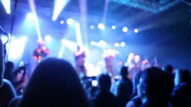 Genç insanlar Rock Festivali dans