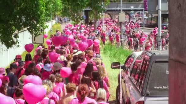 Editorial - Avon Marche de sensibilisation au cancer du sein — Video