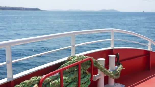 Une vue sur le pont des bateaux — Video