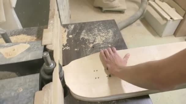 Fabricação de Deck Longboard — Vídeo de Stock