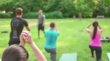 Halk parkı egzersiz