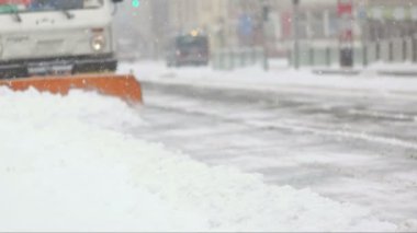 Araba sürme kar sokak tarafına Temizleme