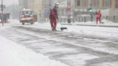 İstasyonu'na kar temizleme şehir işçi kadrosu