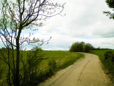 Kashubia Offroad - tipik Kashubian Bölgesi manzarası, Kuzey Polonya. Seyahat ve doğa kavramı.