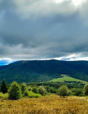 Bieszczady dağlarının güzel manzarası. Karpatlar. Doğanın güzelliği.