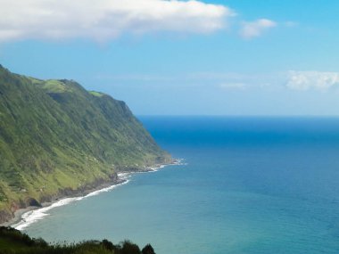 Atlantik Okyanusu kıyısında Sao Miguel Adası Azores Takımadası. Azores 'in güzel doğası.