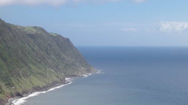 Atlantik Okyanusu kıyısında Sao Miguel Adası Azores Takımadası. Azores 'in güzel doğası.