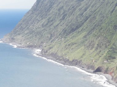 Atlantik Okyanusu kıyısında Sao Miguel Adası Azores Takımadası. Azores 'in güzel doğası.