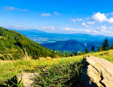 Klimchok Dağı 'ndan harika bir manzara. Polonya 'nın yanında.