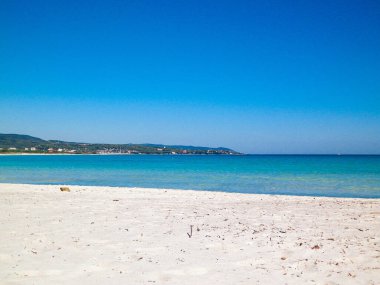 A beautiful sandy beach in Vada. Tuscany racej is not associated with tropical views. As you can see in the picture, here you will also find turquoise water and snow-white sand.