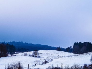 Kashubia 'da kış manzarası. Kuzey Polonya.