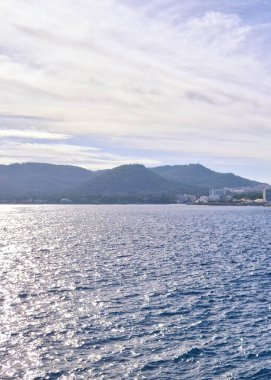 Cala Ratjadfa yakınlarındaki Mallorca adasının kıyısında. Egzotik adanın çarpıcı doğası.