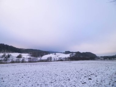 Kashubia 'da kış manzarası. Kuzey Polonya.