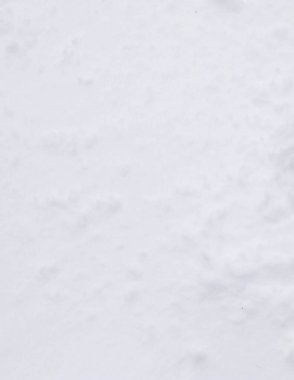 Doğal arka plan olarak taze kar. Boşluğu kopyala.